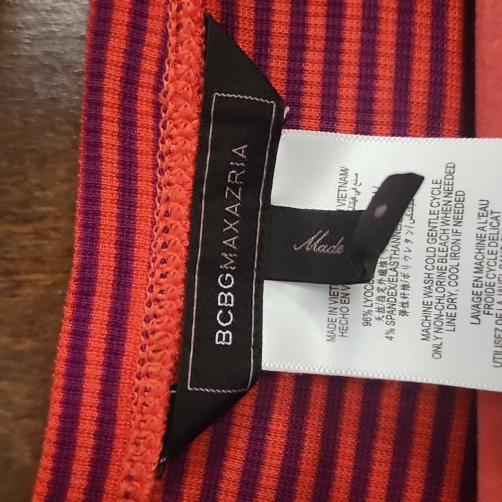 BCBGMAXAZRIA Fitted Striped Tee - Picture 3 of 5